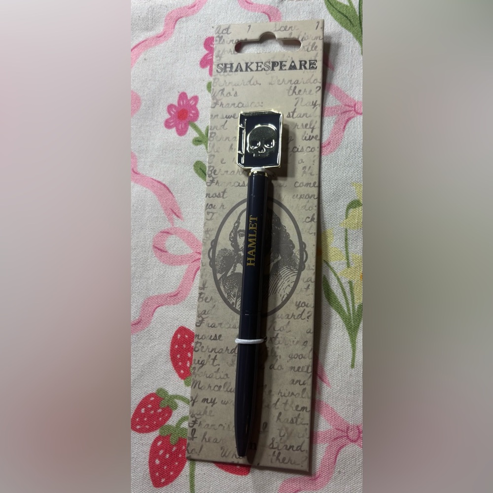 New Shakespeare Hamlet Fountain Pen with Skull Clip - Navy Blue